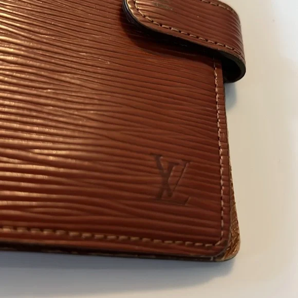 Louis Vuitton Epi Leather Brown Agenda Wallet Passport Holder with LV Stickers - Picture 3 of 14